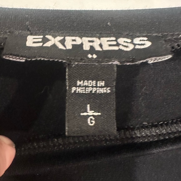 Express Black Twist-Front Tee — Size Large — EUC ❤️❤️❤️ - Picture 13 of 17